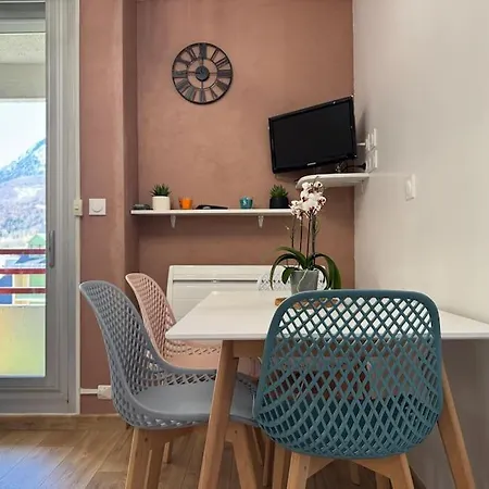 Apartment Joli 3 Pieces 40m2. 2 Chambres.