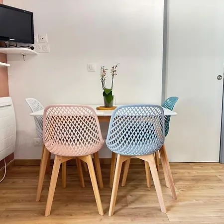 Apartment Joli 3 Pieces 40m2. 2 Chambres.